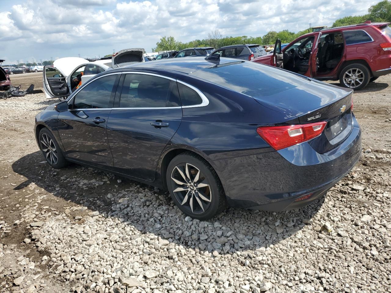 2017 Chevrolet Malibu Lt - Фото 2