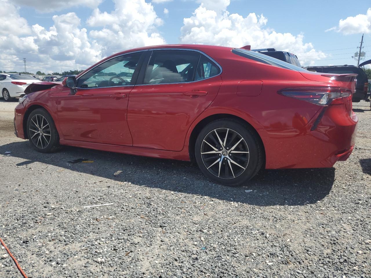 2021 Toyota Camry Se - Фото 2