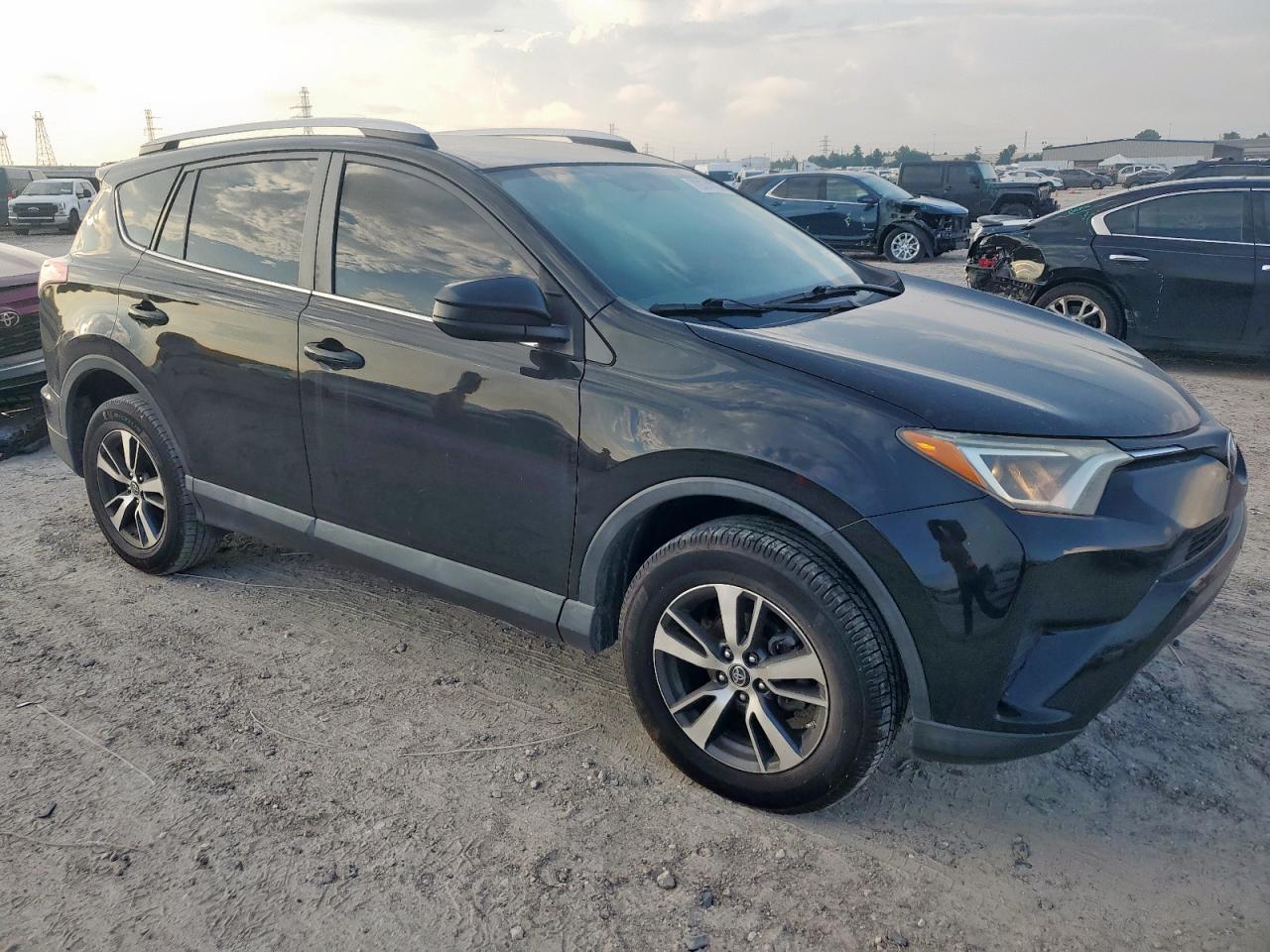 2016 Toyota Rav4 Le - Фото 4