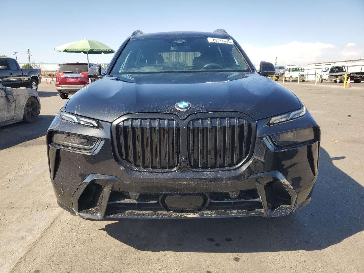 2025 BMW X7 xDrive40I - Image 5