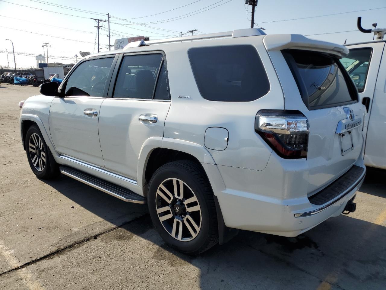 2016 Toyota 4Runner Sr5 - Фото 2