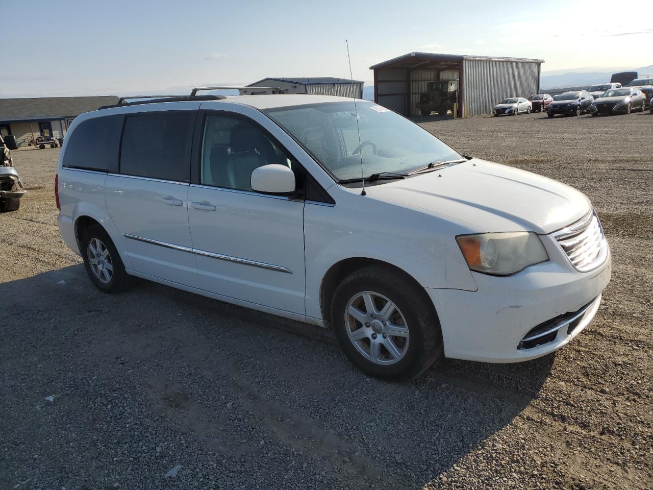 2013 Chrysler Town & Country Touring - Image 4