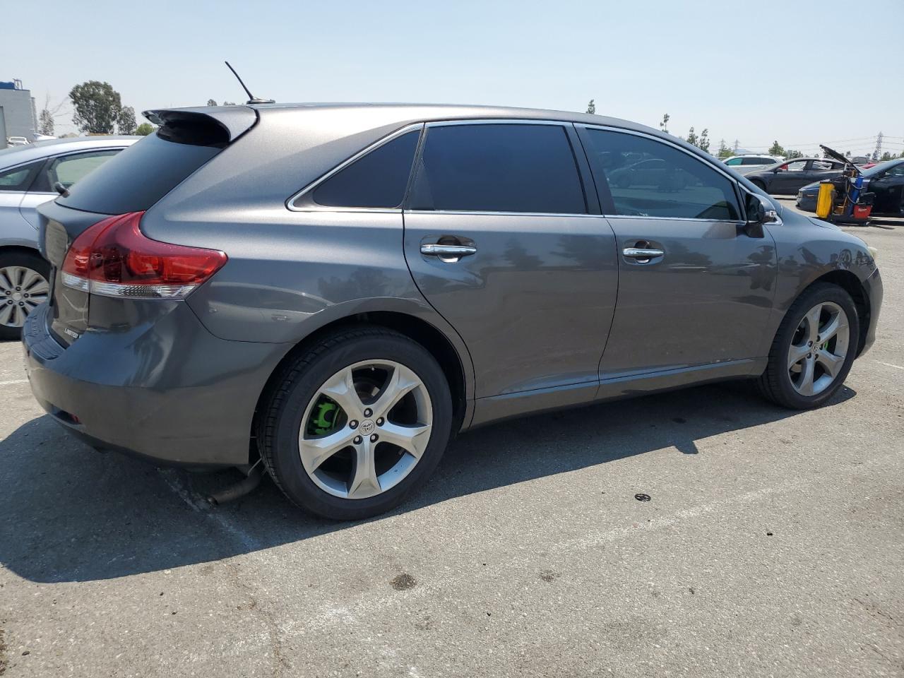 2013 Toyota Venza Le - Image 3