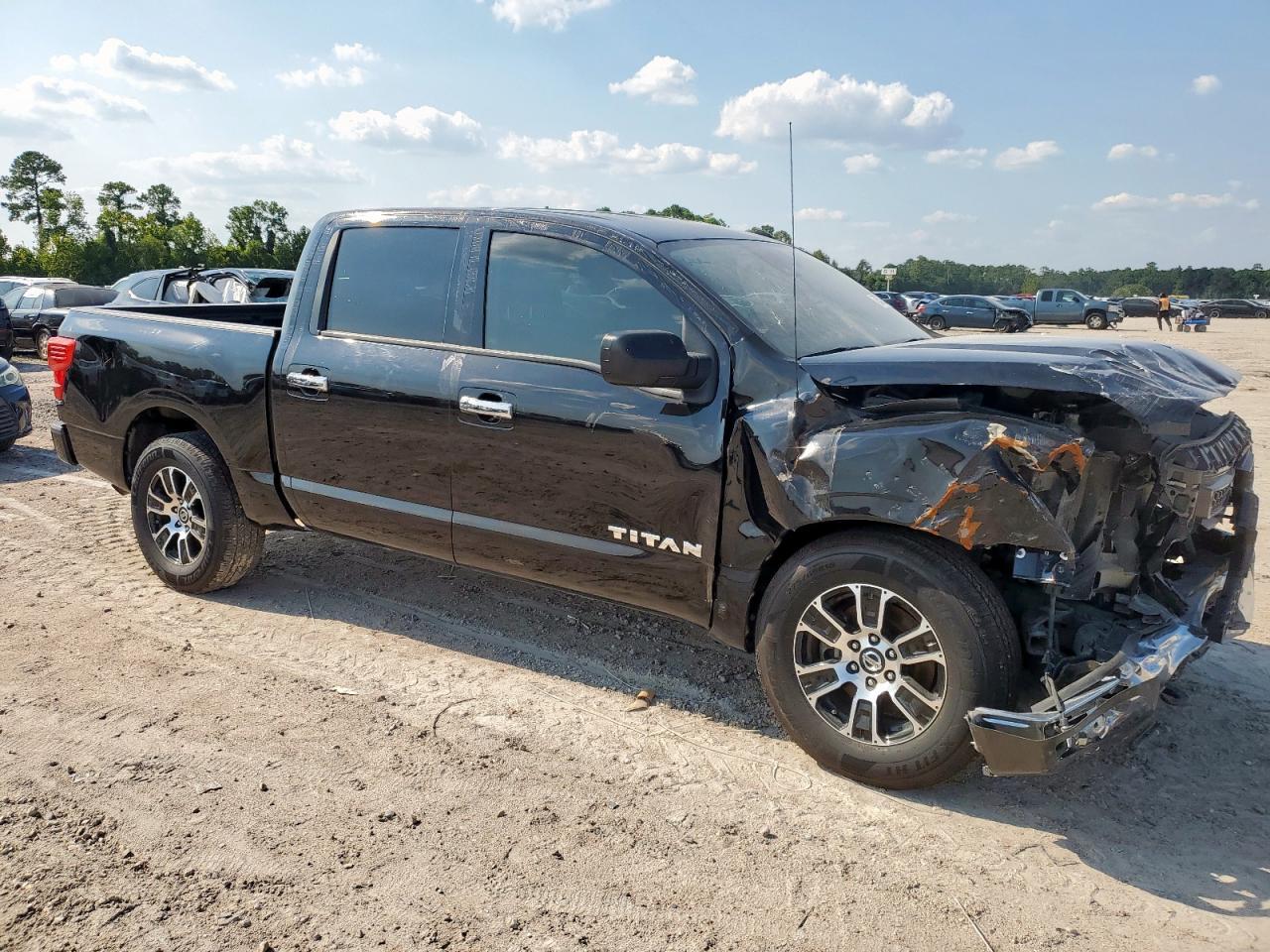 2021 Nissan Titan S - Фото 4