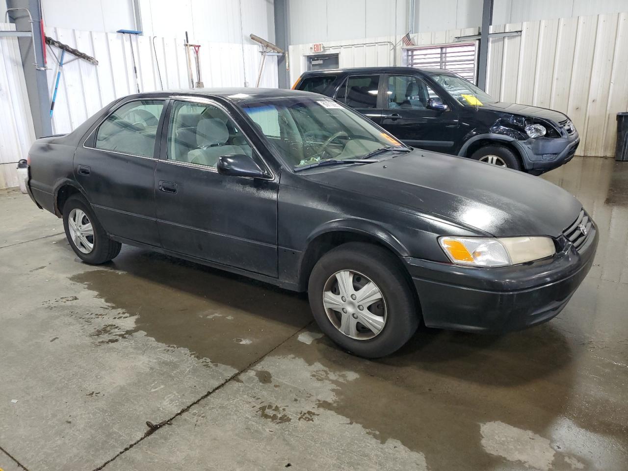 1998 Toyota Camry Le - Фото 4