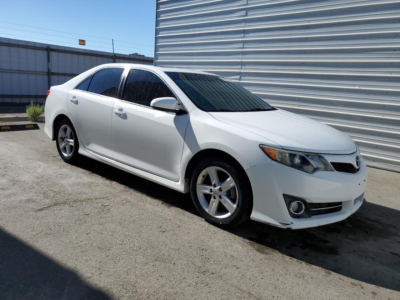 2013 Toyota Camry L - Фото 4