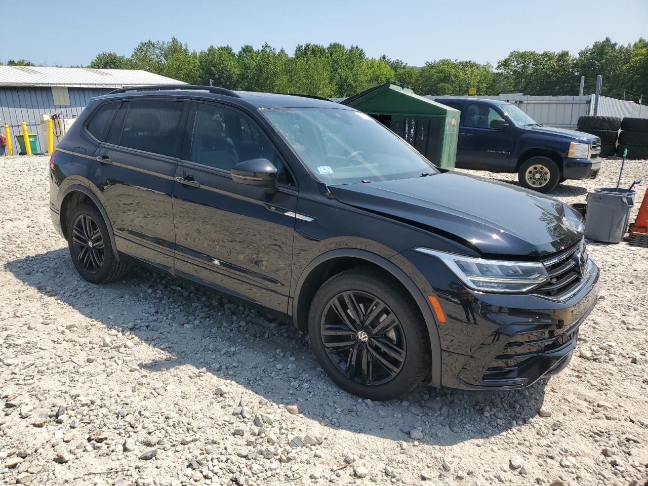 2022 Volkswagen Tiguan Se R-Line Black - Image 4
