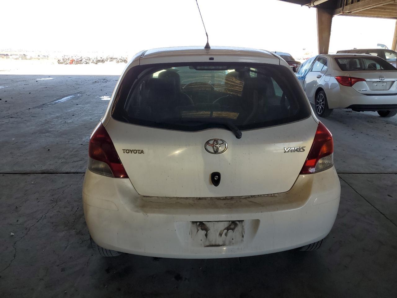 2011 Toyota Yaris - Фото 6