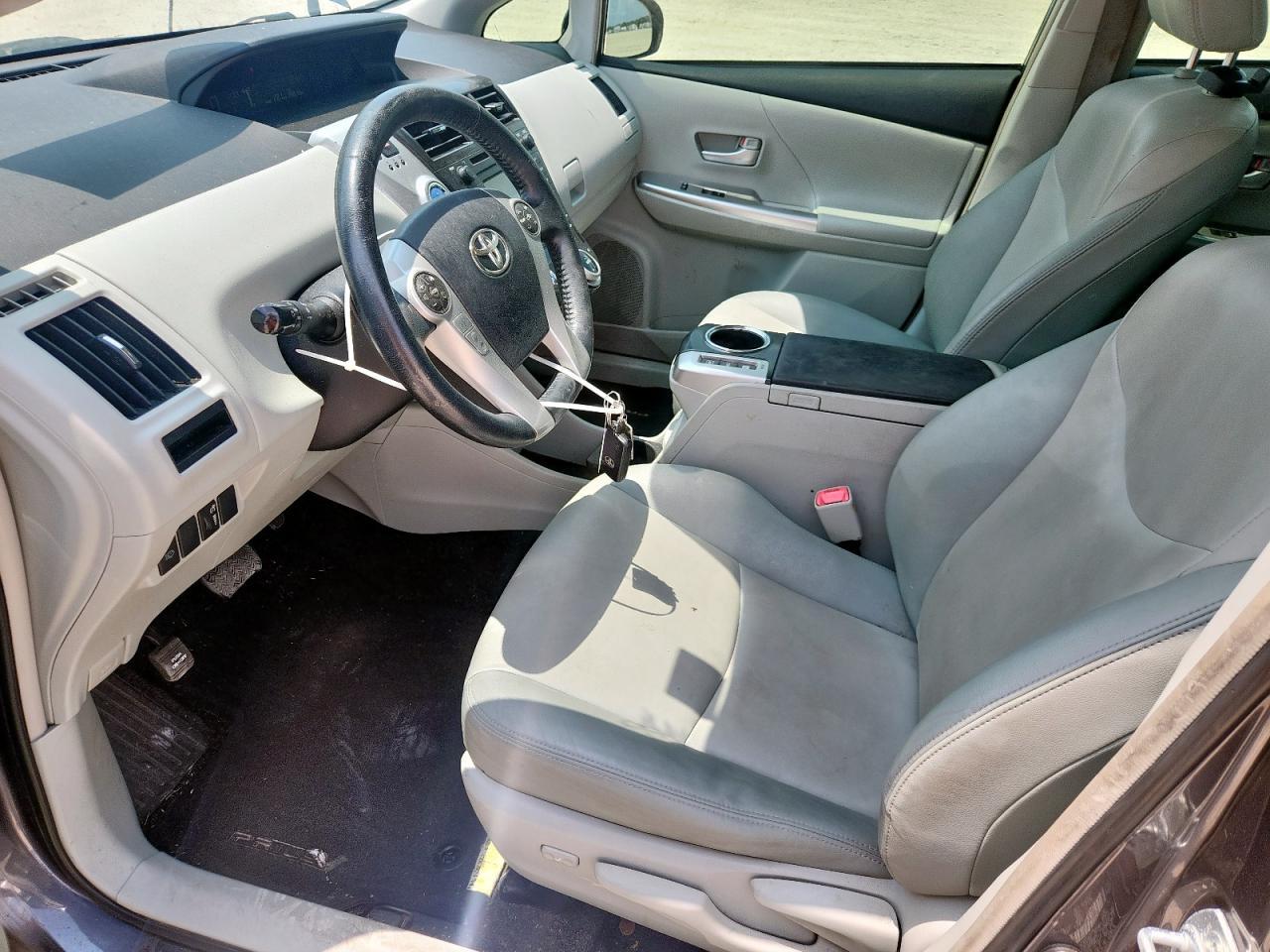 2014 Toyota Prius V - Фото 7