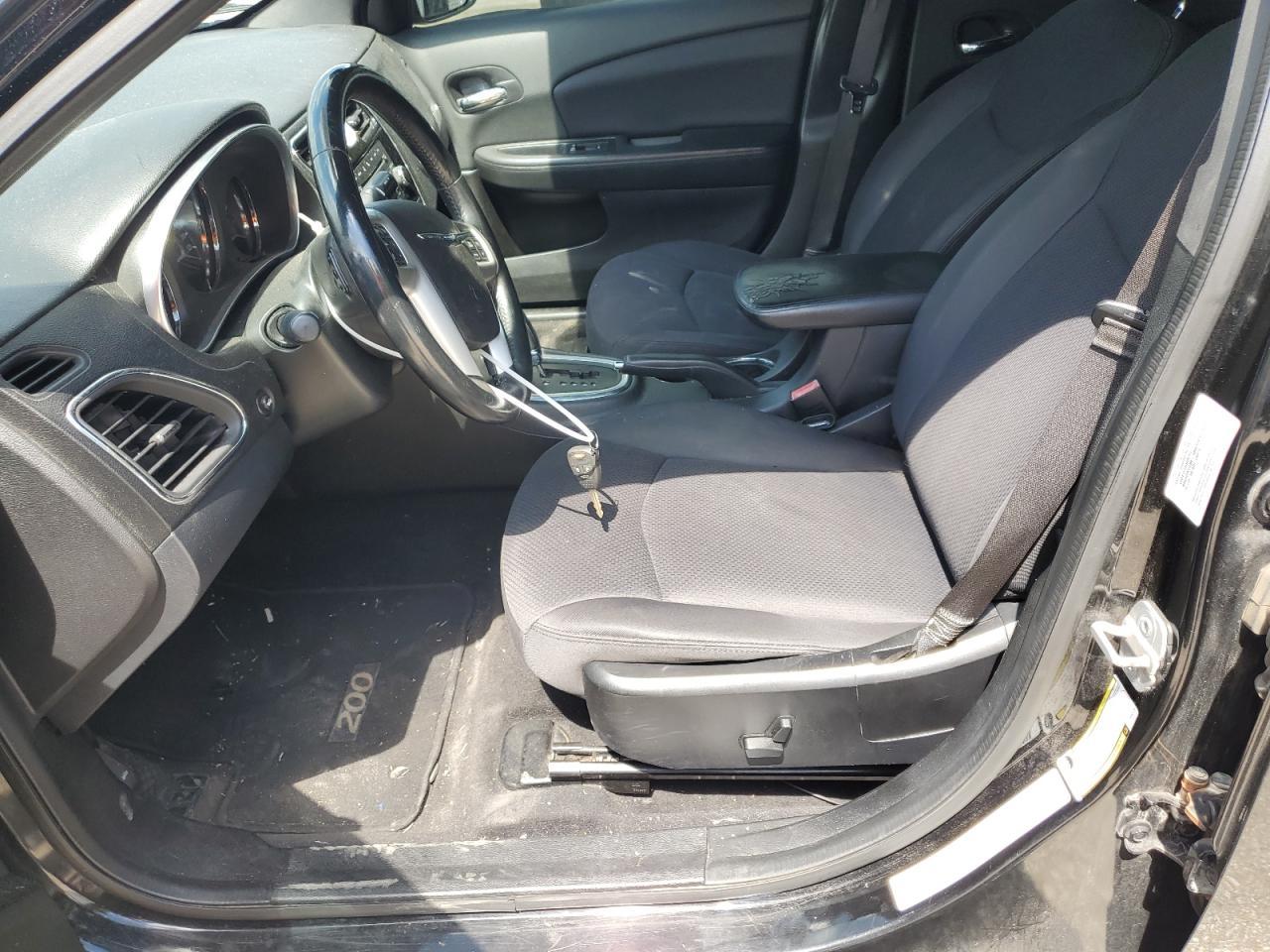 2013 Chrysler 200 Touring - Фото 7