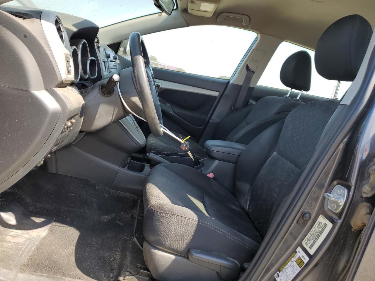 2010 Pontiac Vibe - Image 7
