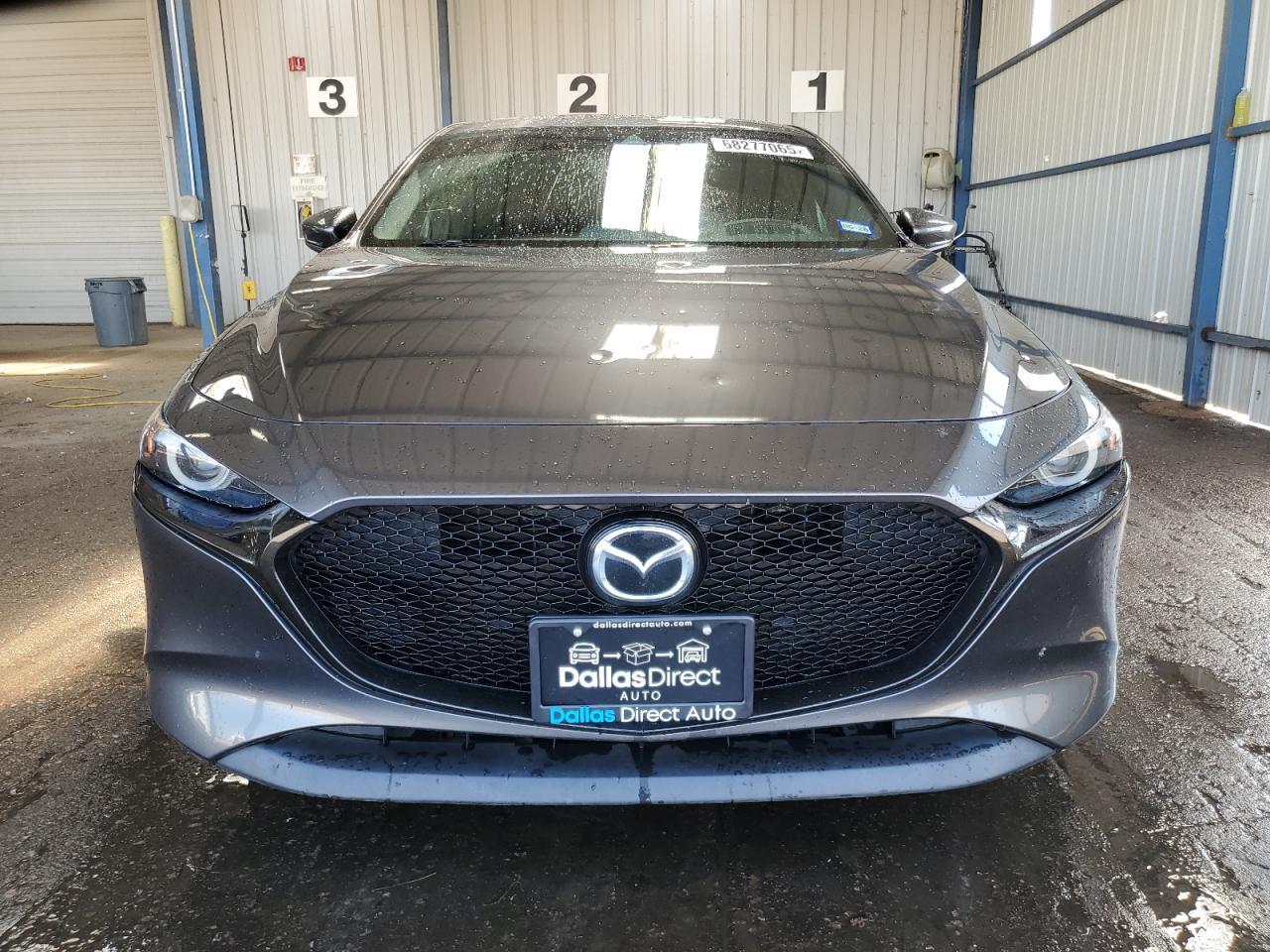 2019 Mazda 3 Premium - Фото 5