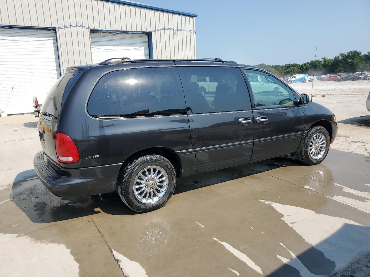 2000 Chrysler Town & Country Limited - Фото 3