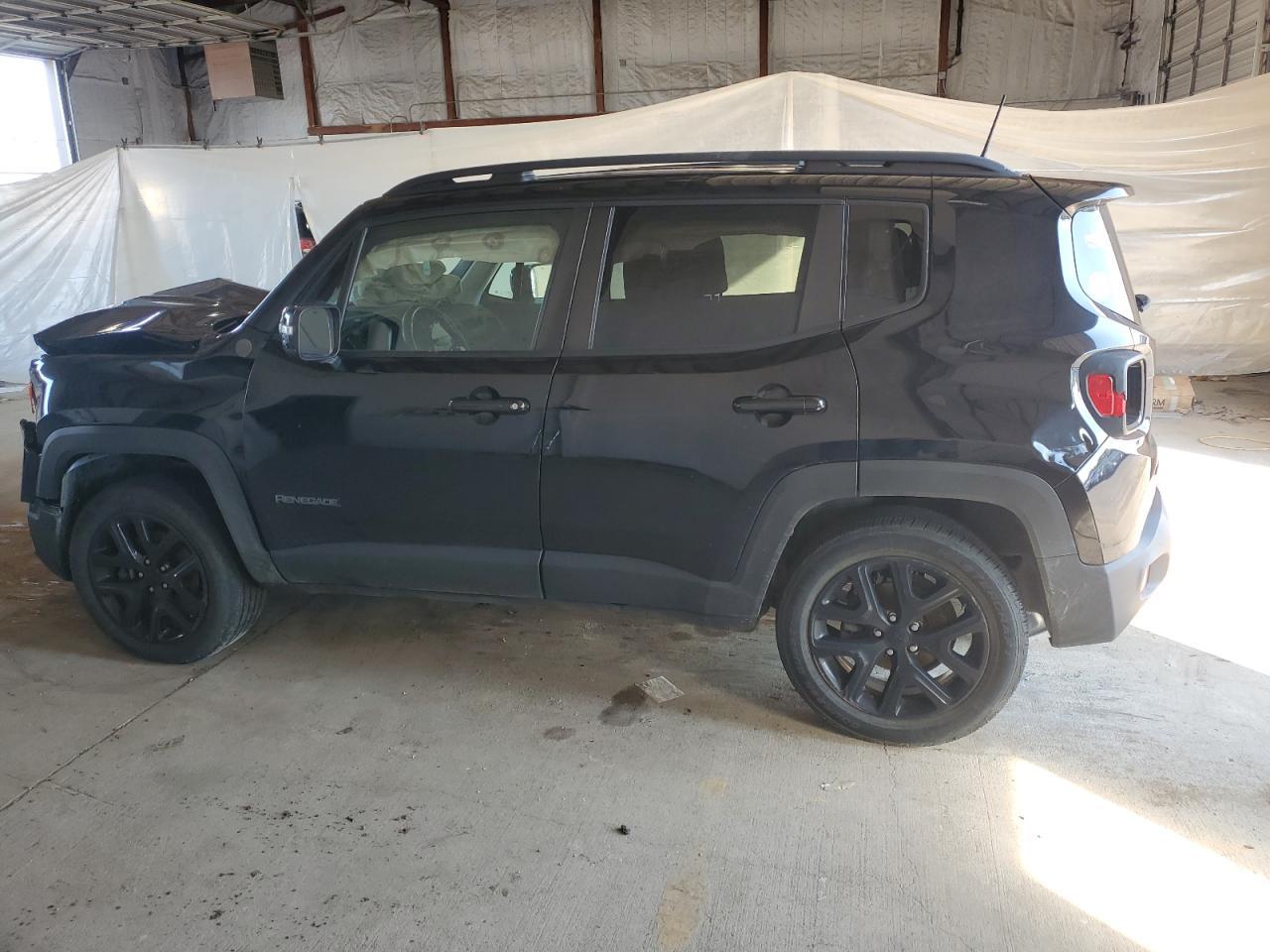 2018 Jeep Renegade Latitude - Image 2
