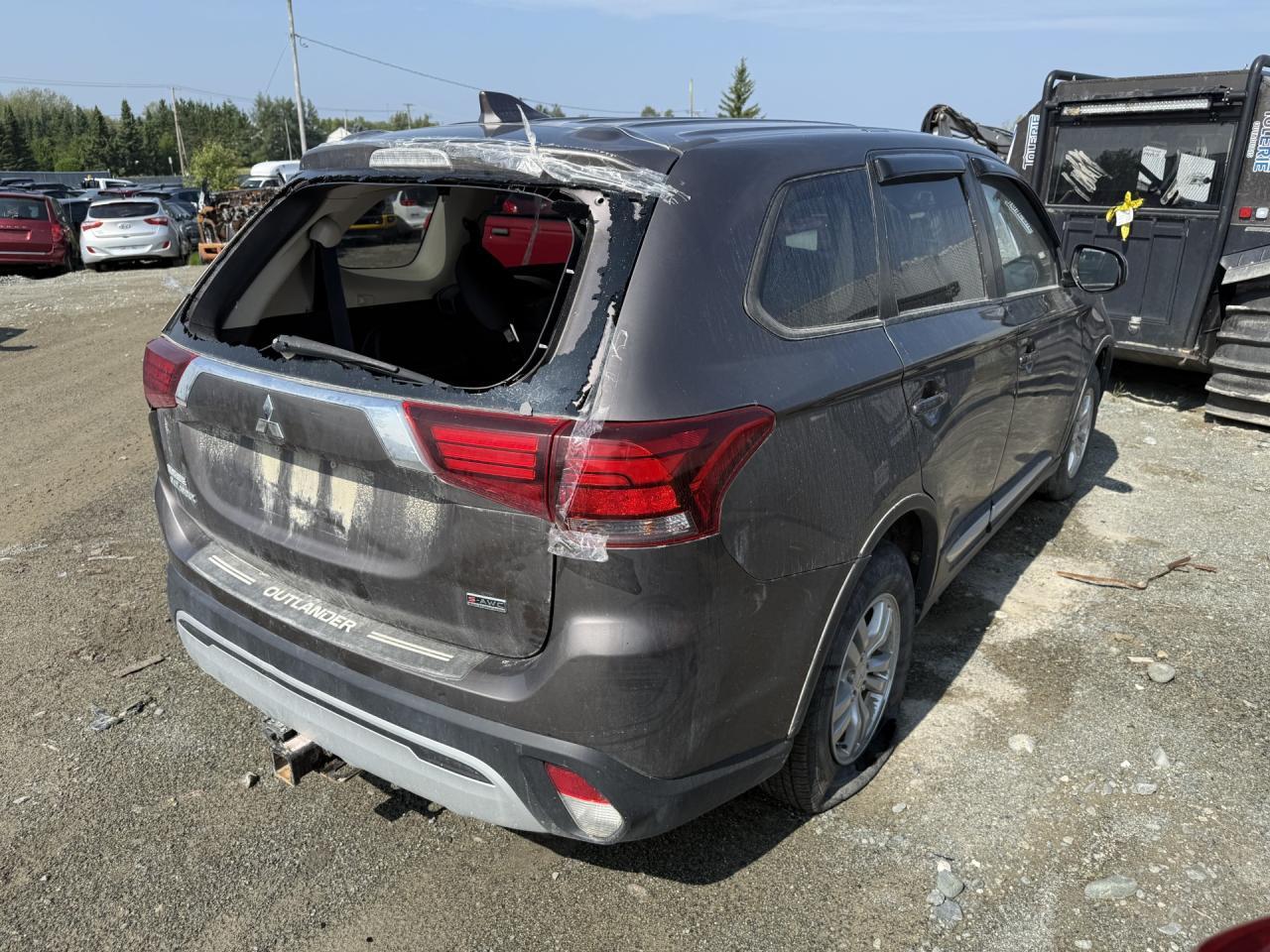 2020 Mitsubishi Outlander Es - Фото 3