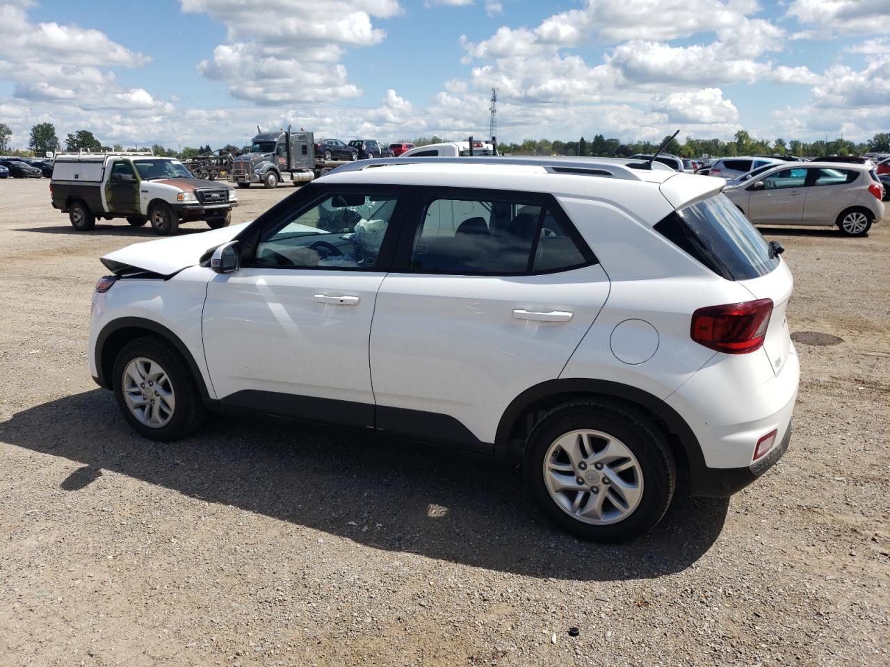 2023 Hyundai Venue - Image 2
