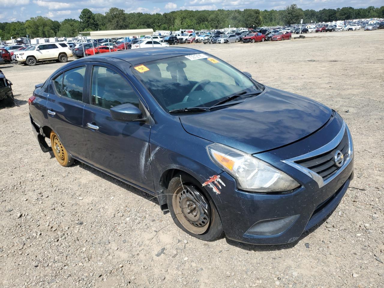 2017 Nissan Versa S - Image 4