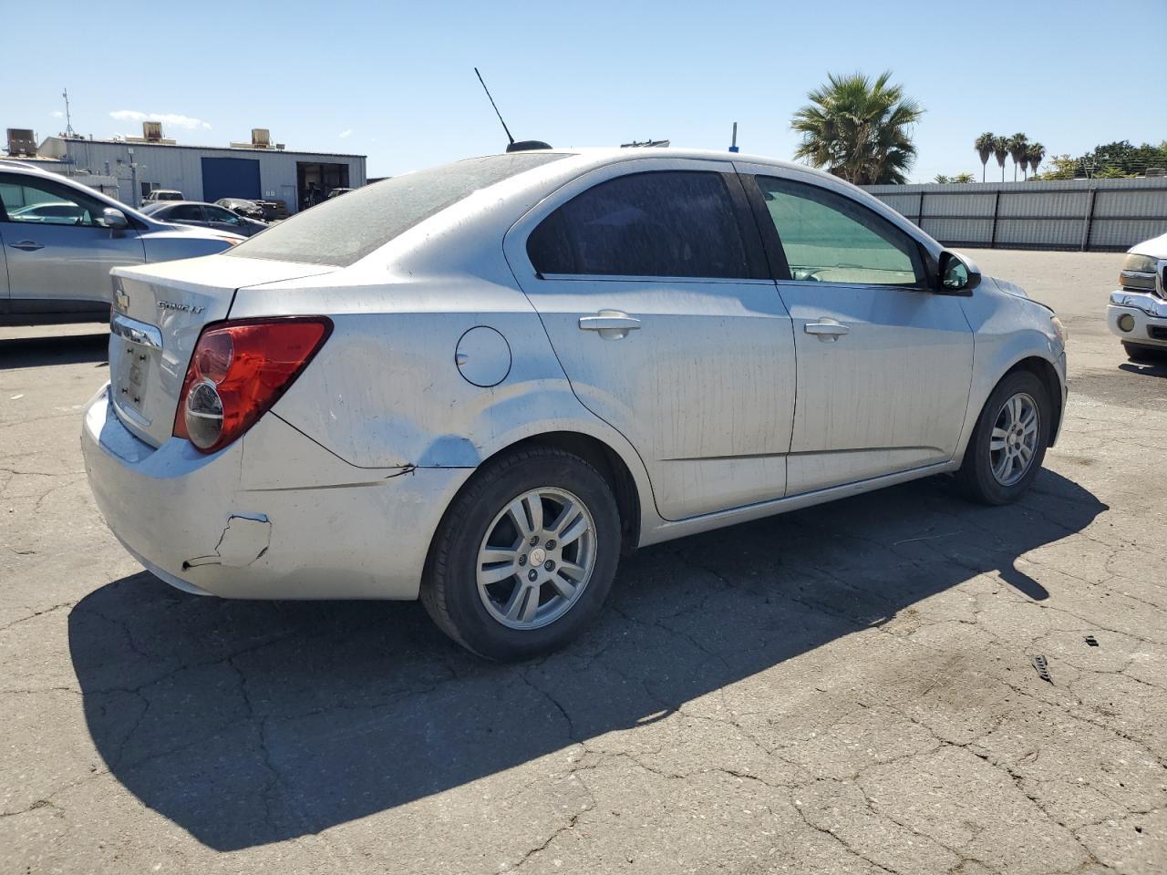 2016 Chevrolet Sonic Lt - Фото 3