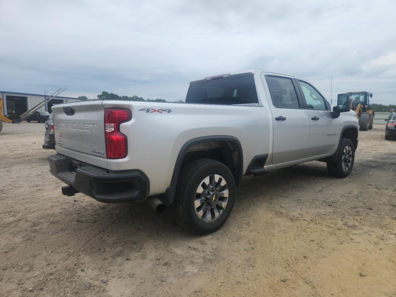 2023 Chevrolet Silverado K2500 Custom - Image 3