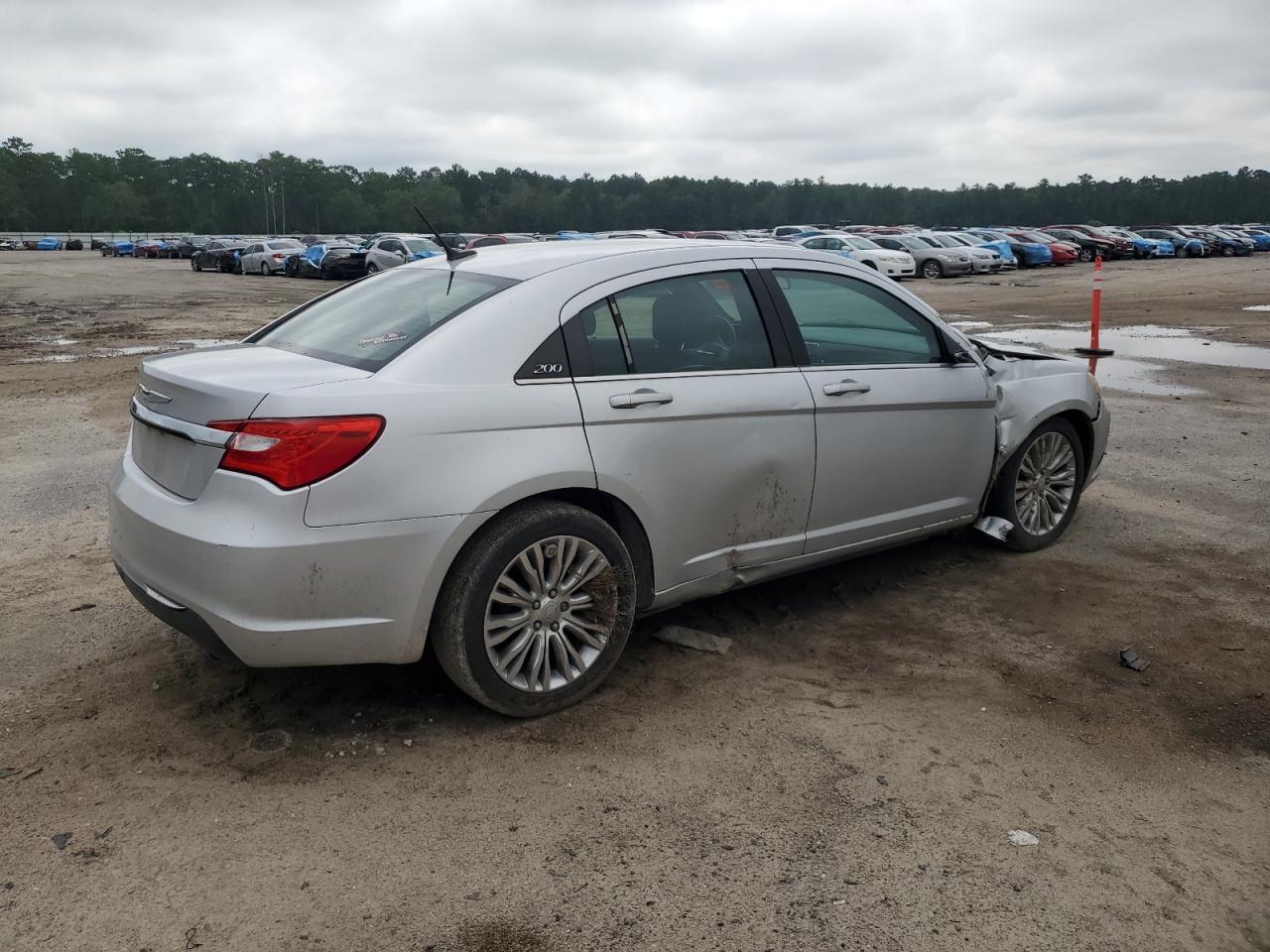 2012 Chrysler 200 Lx - Image 3