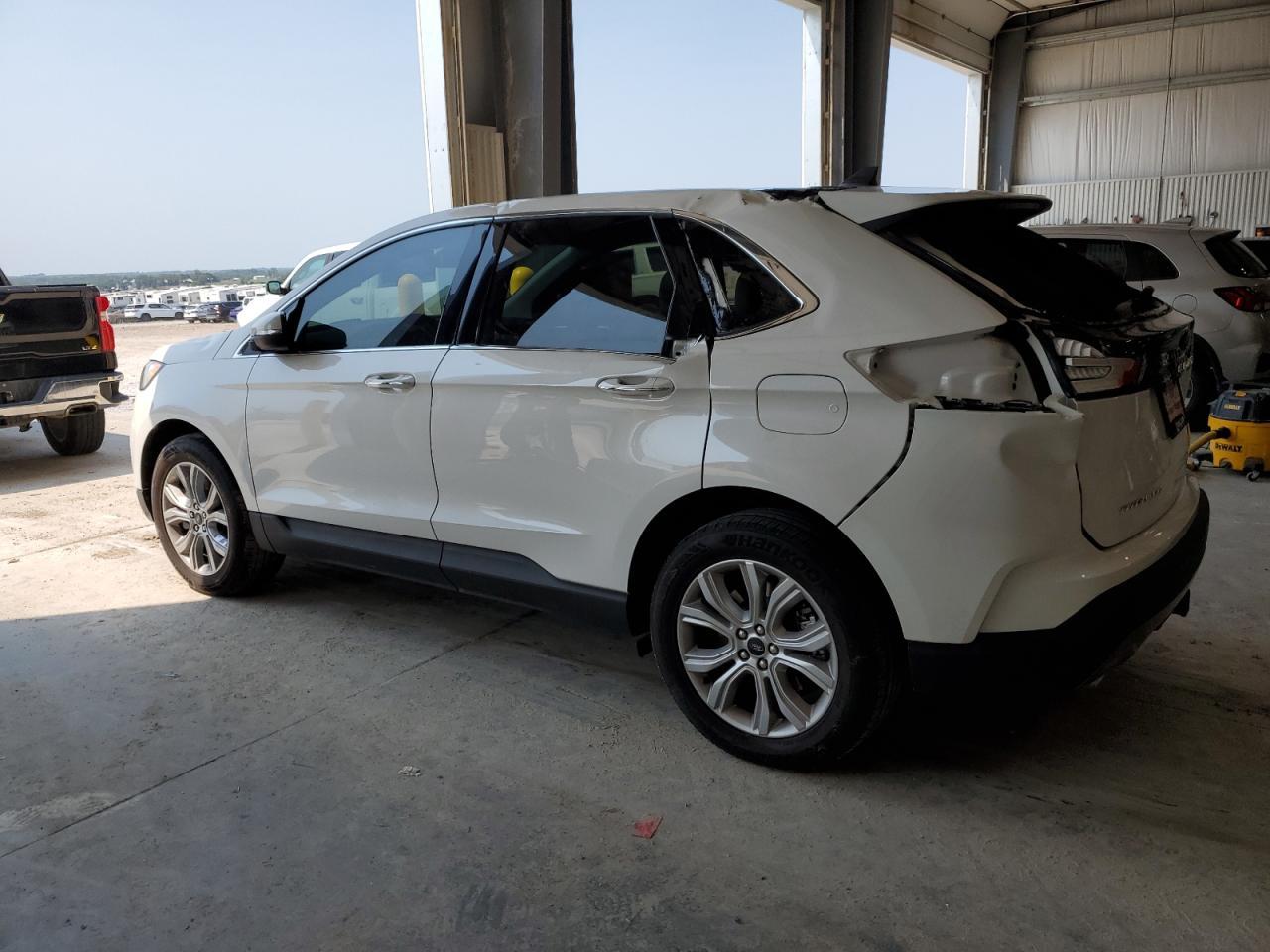 2023 Ford Edge Titanium - Image 2