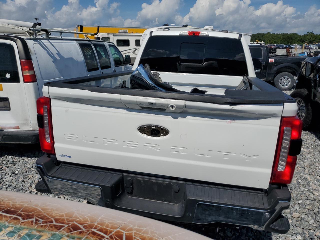 2024 Ford F350 Super Duty - Фото 6