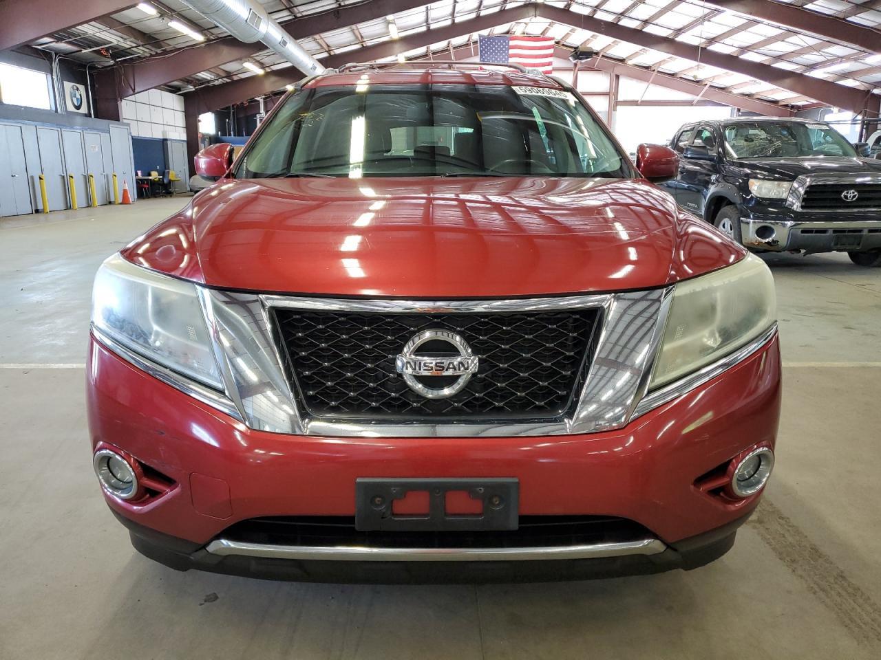 2014 Nissan Pathfinder S - Image 5