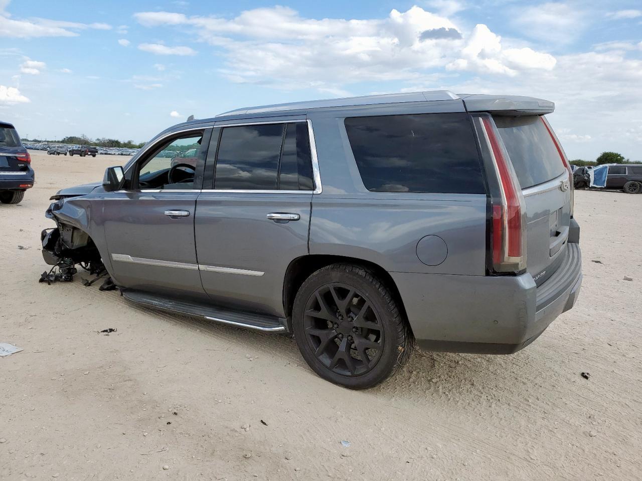 2018 Cadillac Escalade Luxury - Фото 2