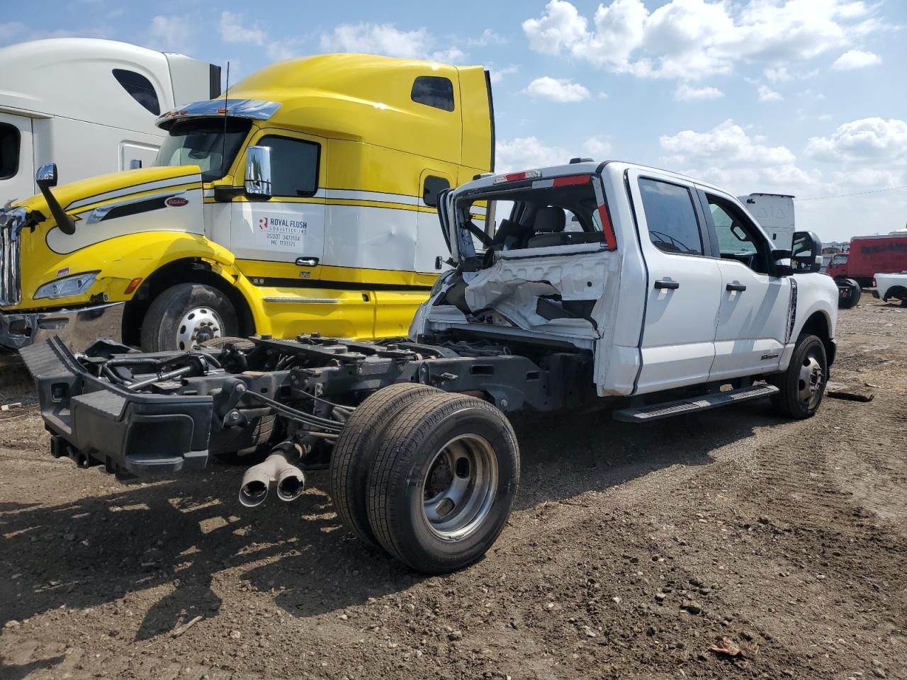 2024 Ford F350 Super Duty Super Duty - Фото 3