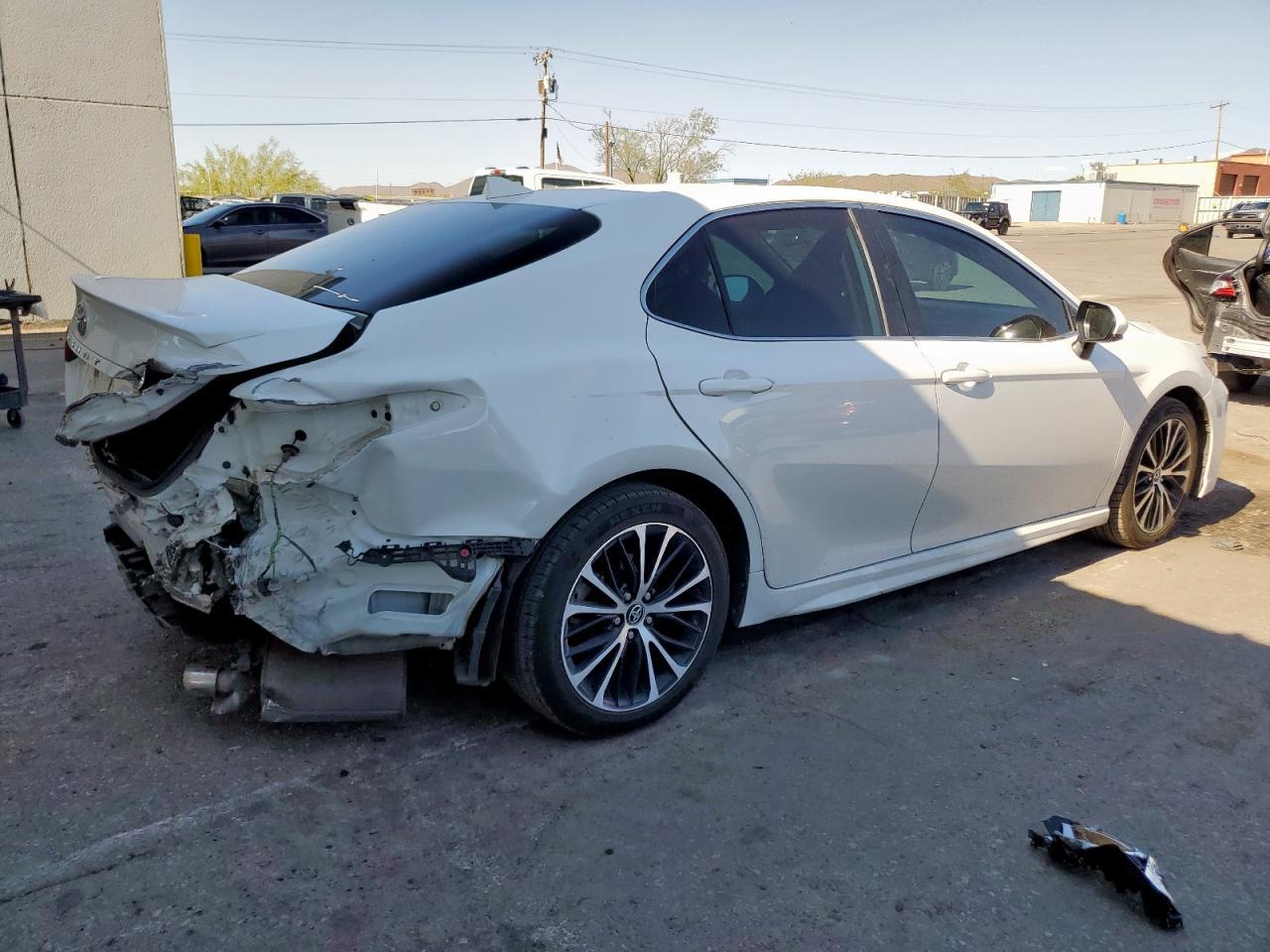 2020 Toyota Camry Se - Image 3