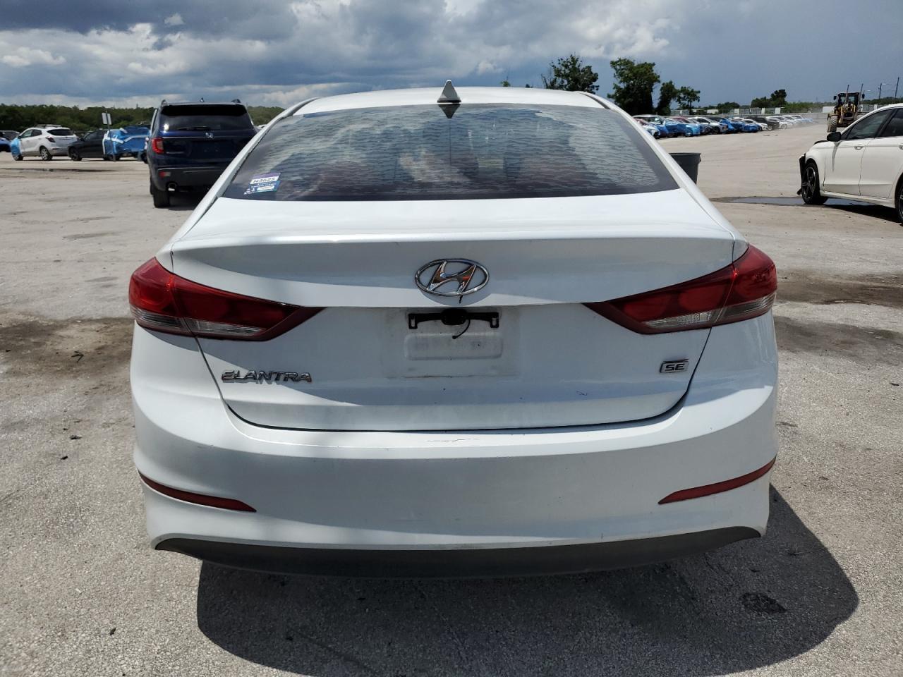 2017 Hyundai Elantra Se - Фото 6