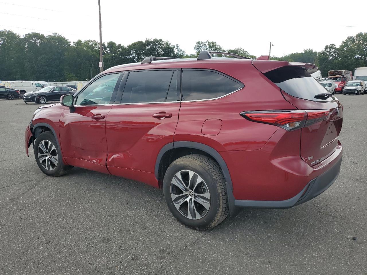 2021 Toyota Highlander Xle - Image 2