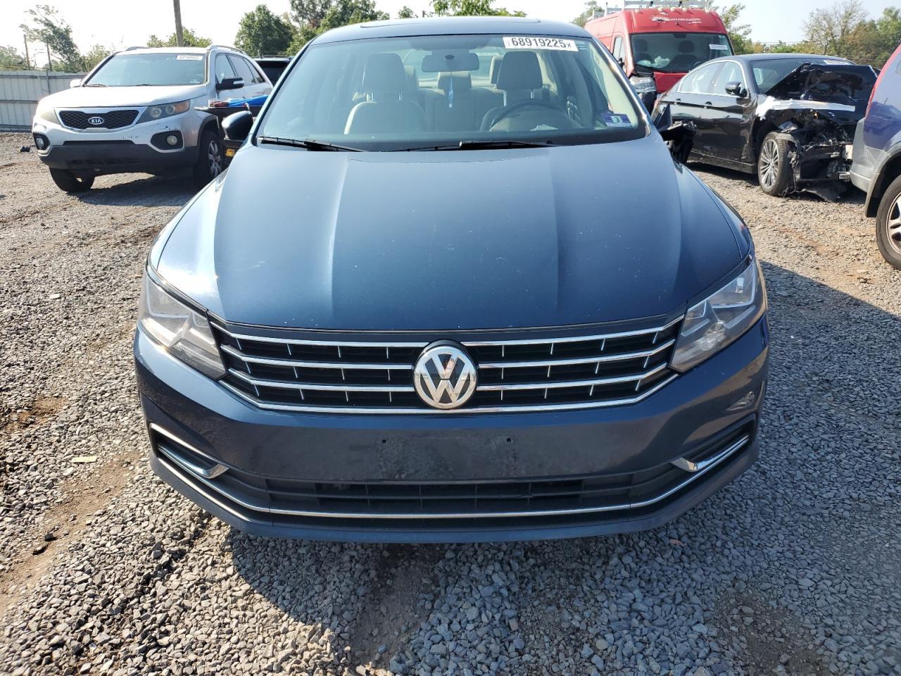 2019 Volkswagen Passat Wolfsburg - Image 5