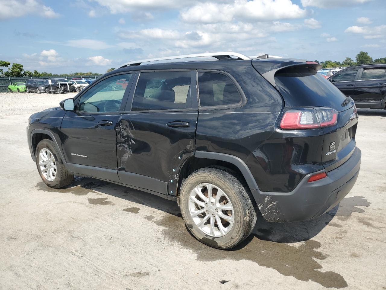 2021 Jeep Cherokee Latitude - Фото 2