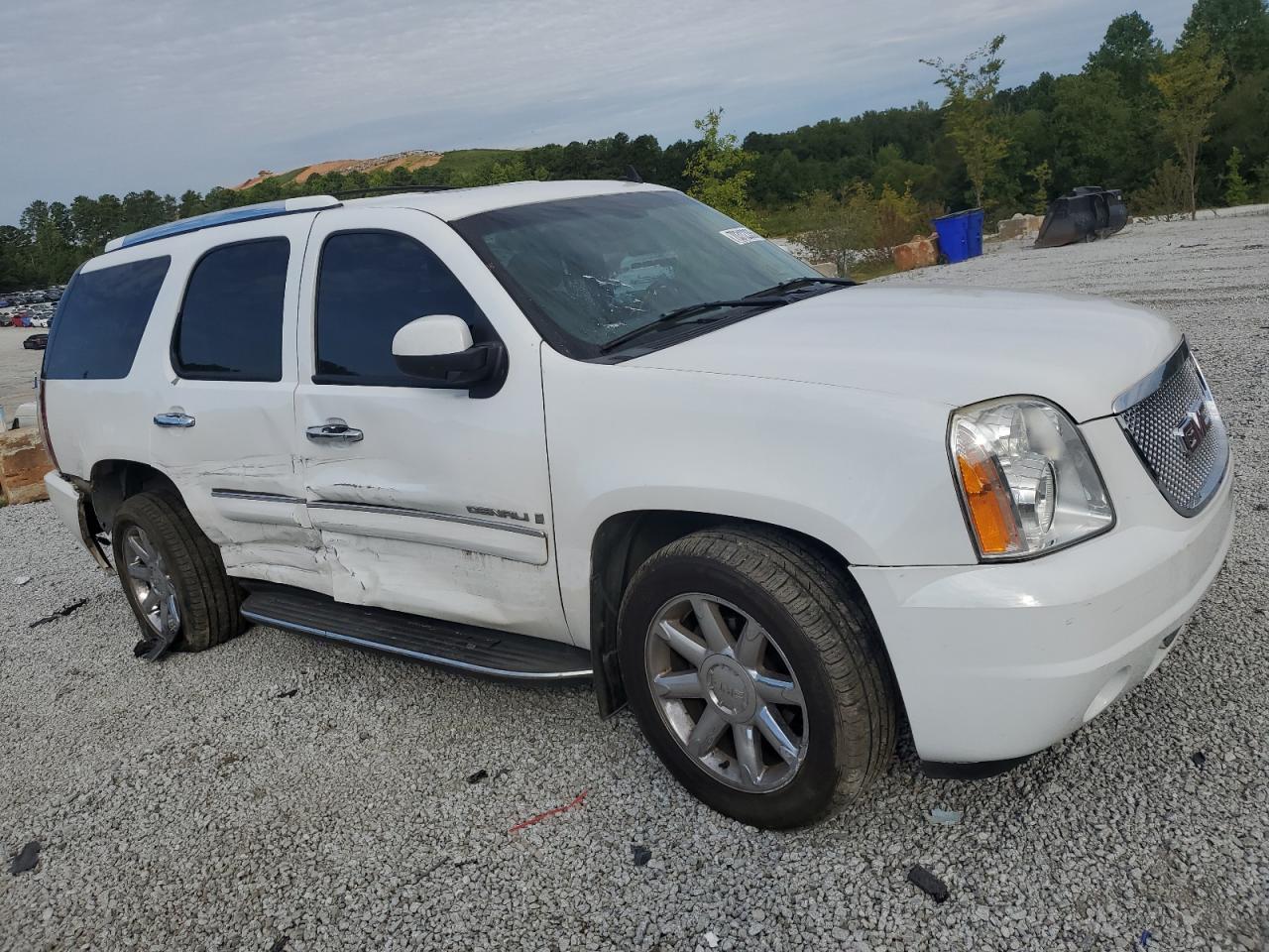 2007 GMC Yukon Denali - Image 4