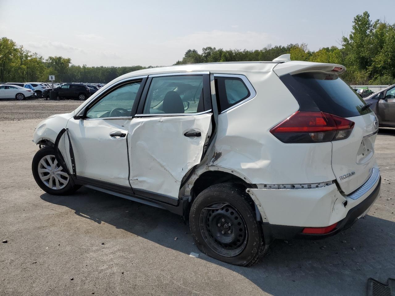 2020 Nissan Rogue S - Фото 2