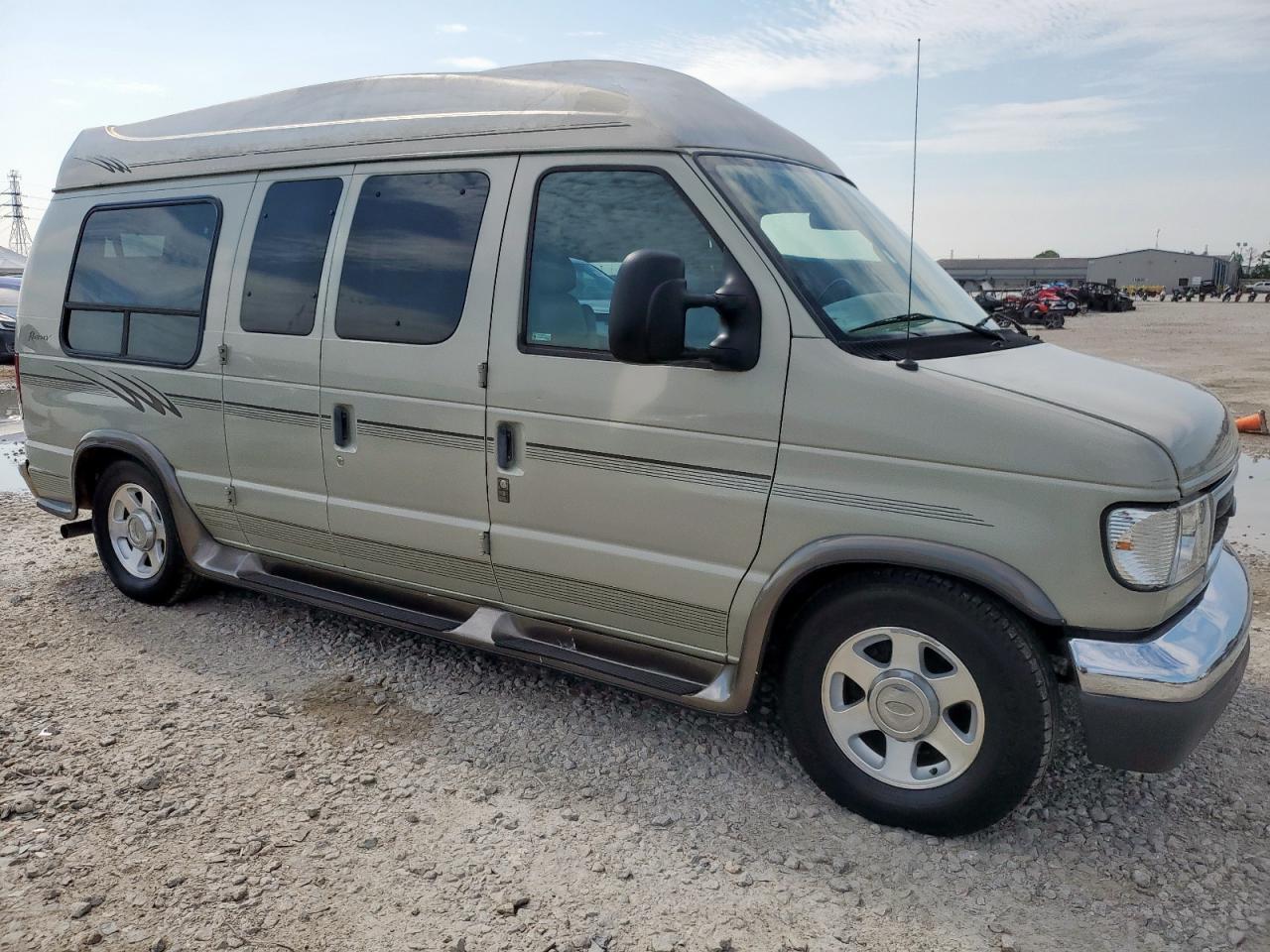 2005 Ford Econoline E150 Van - Фото 4