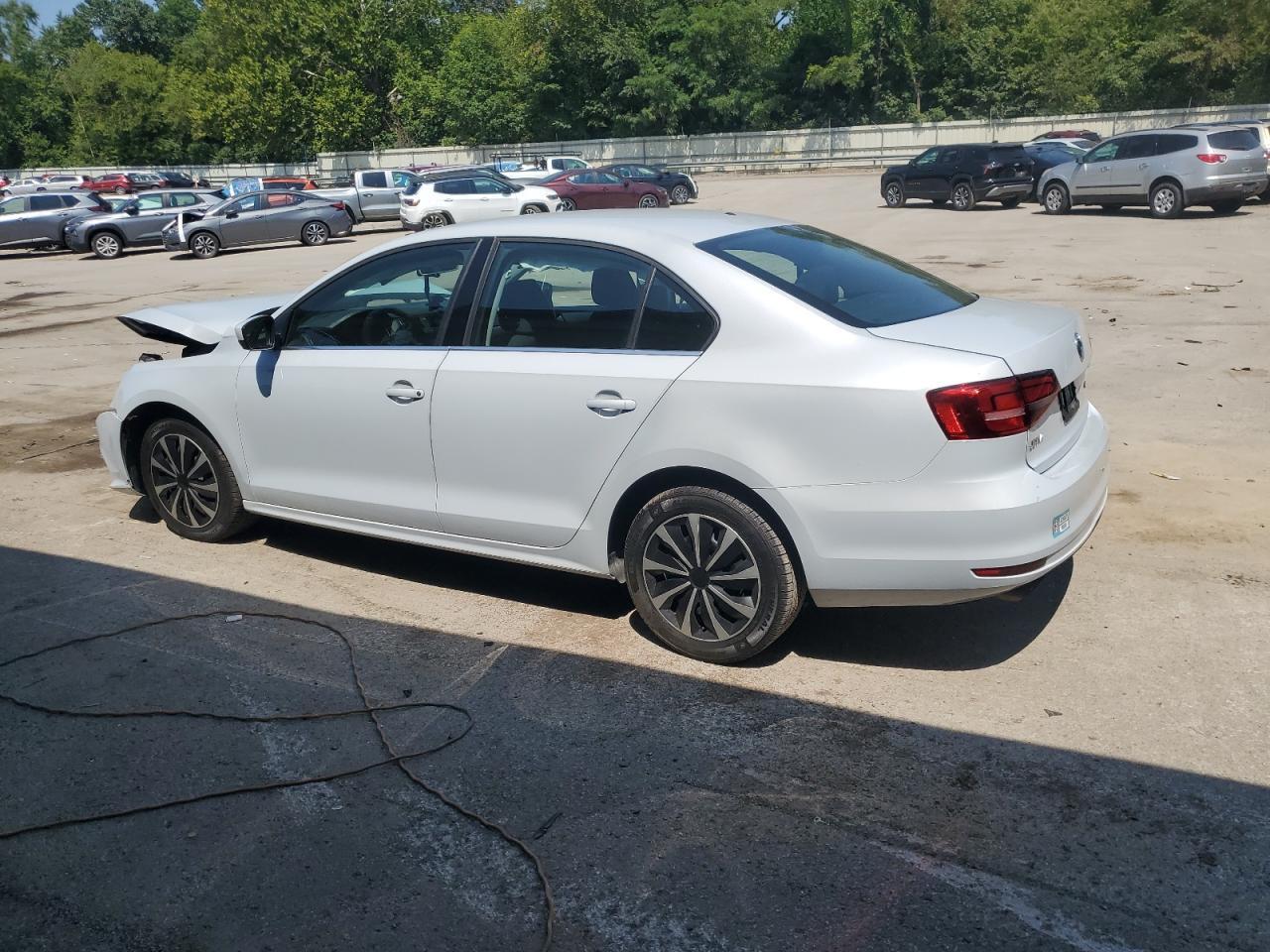 2017 Volkswagen Jetta S - Фото 2