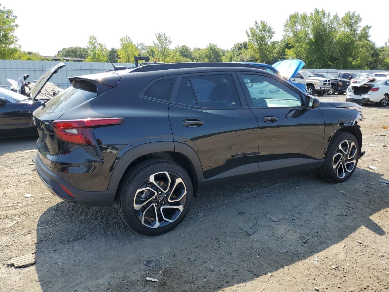 2025 Chevrolet Trax 2Rs - Image 3