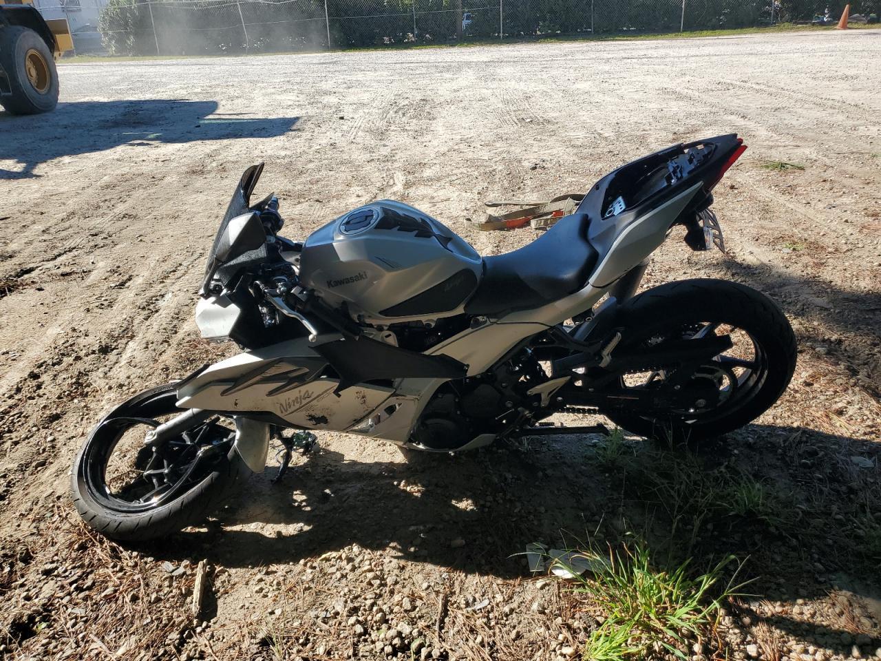 2024 Kawasaki Ex500 - Image 3