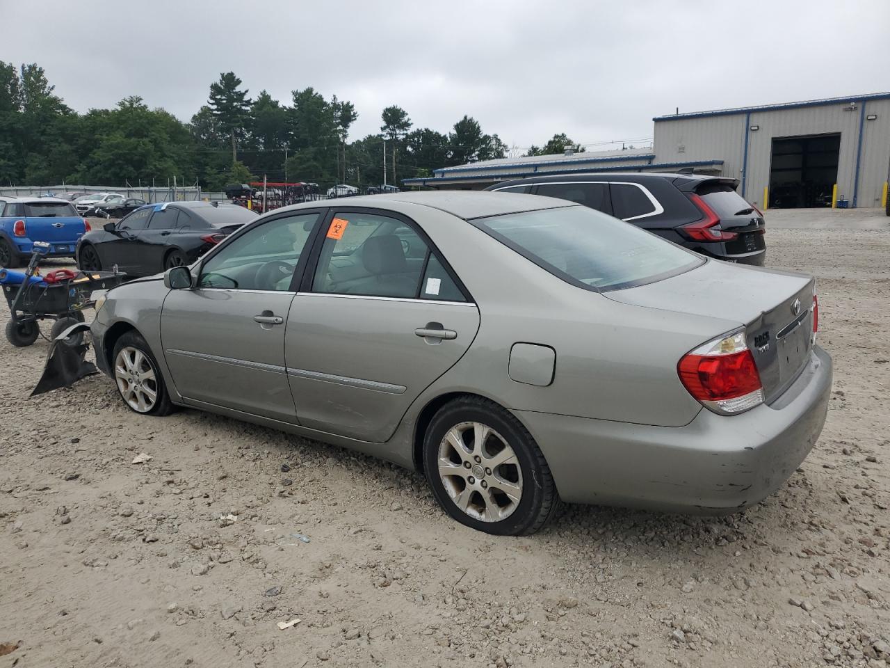 2005 Toyota Camry Le - Image 2