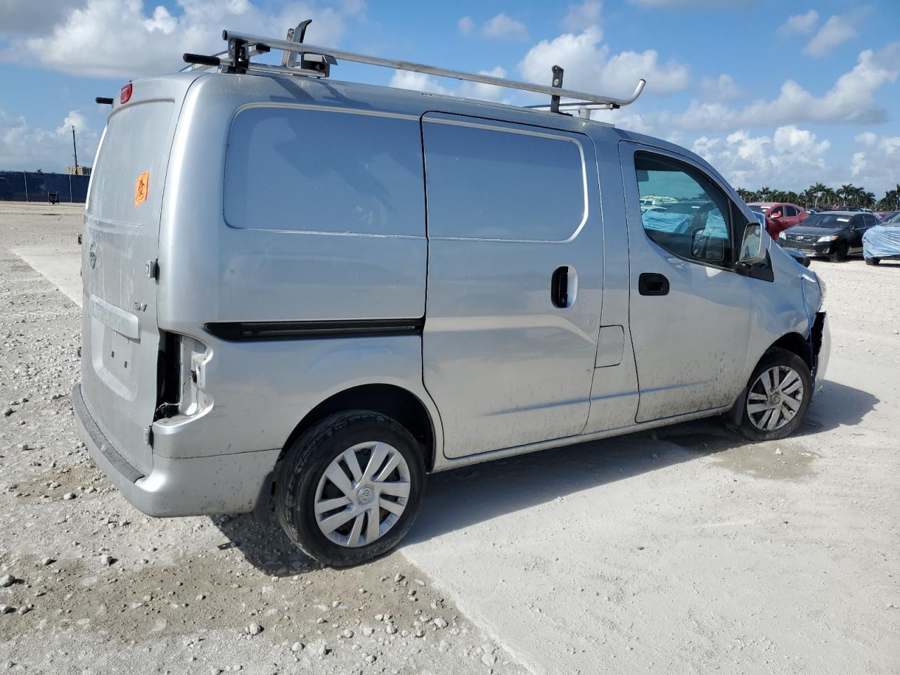 2017 Nissan Nv200 2.5S - Фото 3