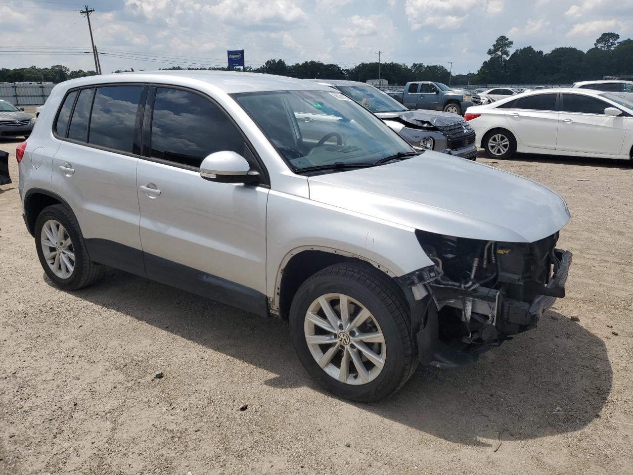 2018 Volkswagen Tiguan Limited - Image 4