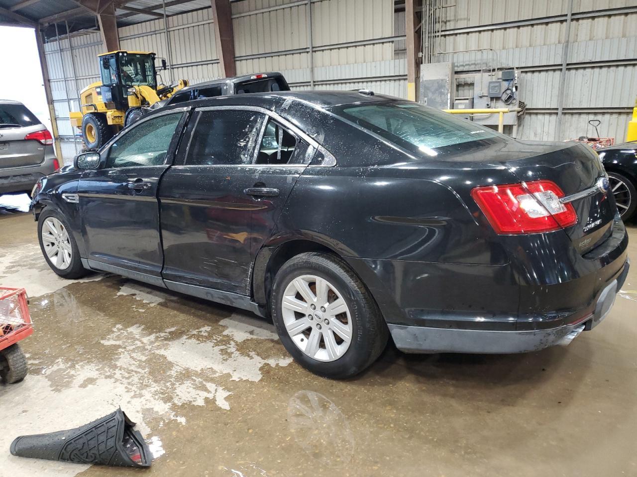 2012 Ford Taurus Se - Фото 2