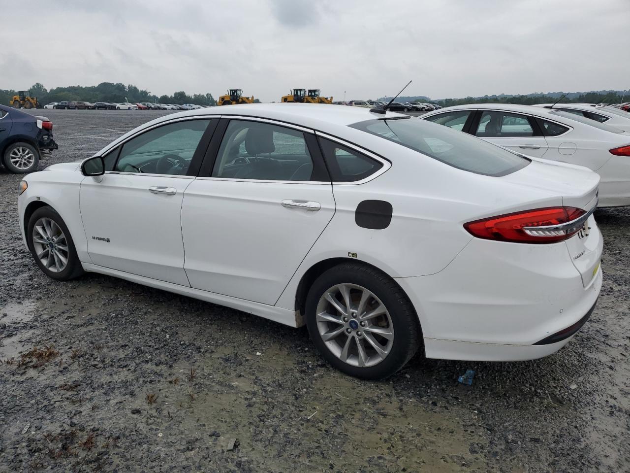 2017 Ford Fusion Se Hybrid - Image 2
