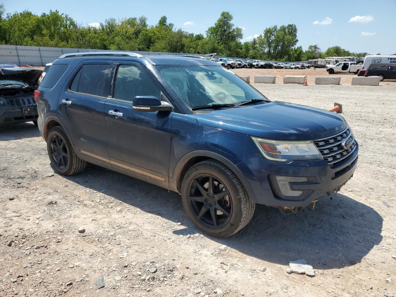 2017 Ford Explorer Limited - Image 4