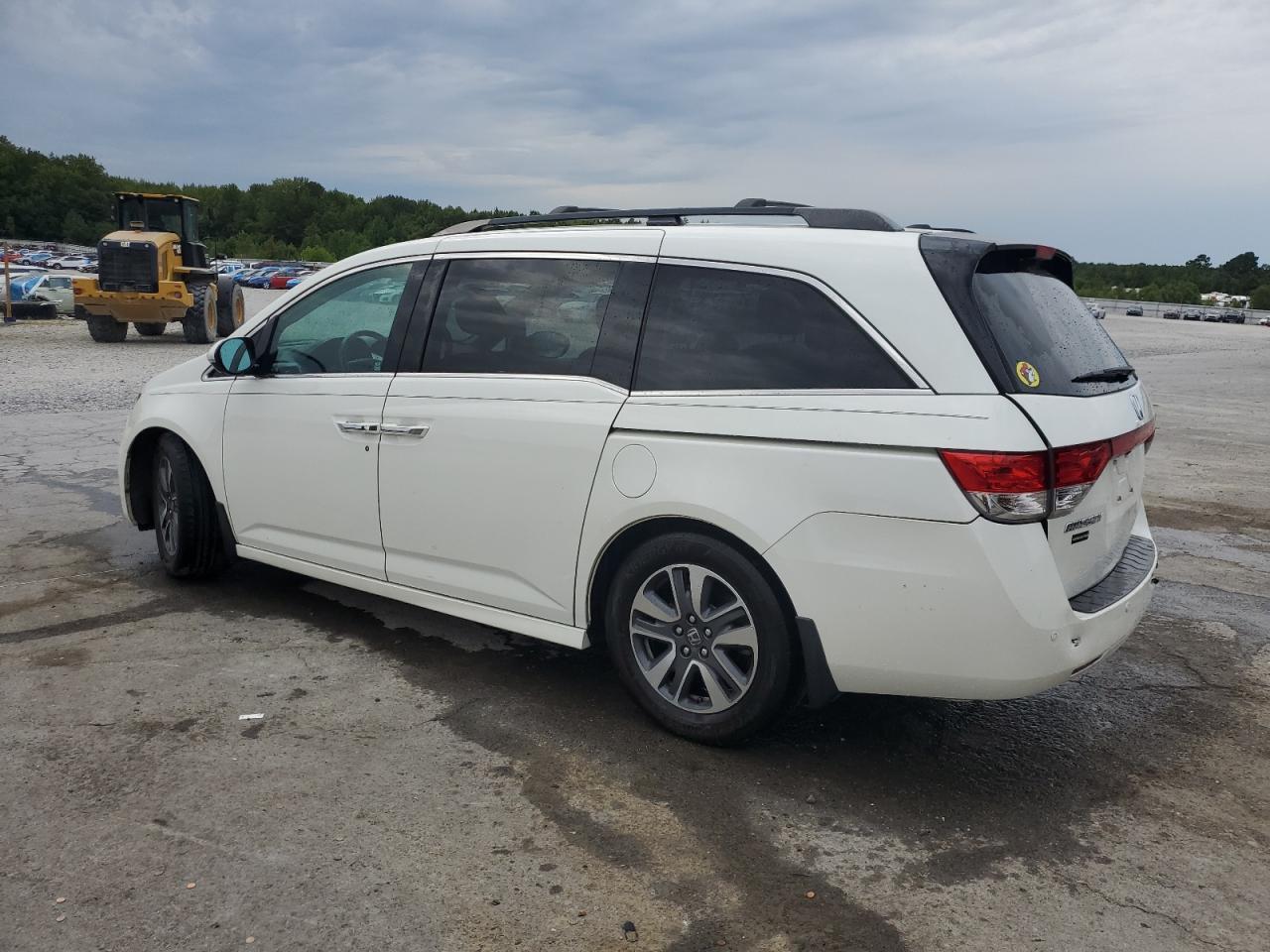 2015 Honda Odyssey Touring - Фото 2