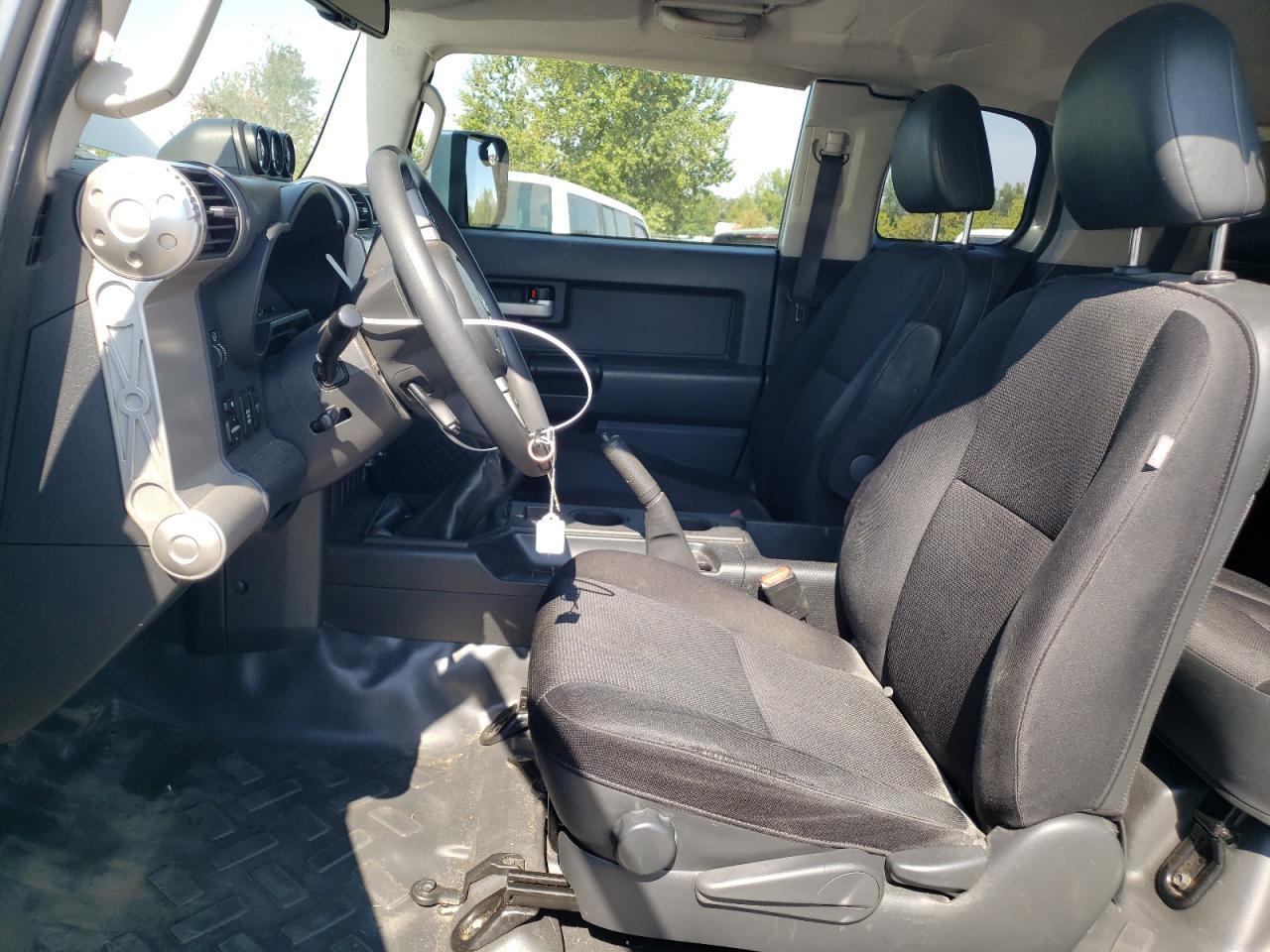 2012 Toyota Fj Cruiser - Image 7