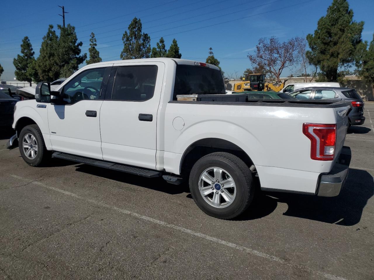 2017 Ford F150 Supercrew - Фото 2