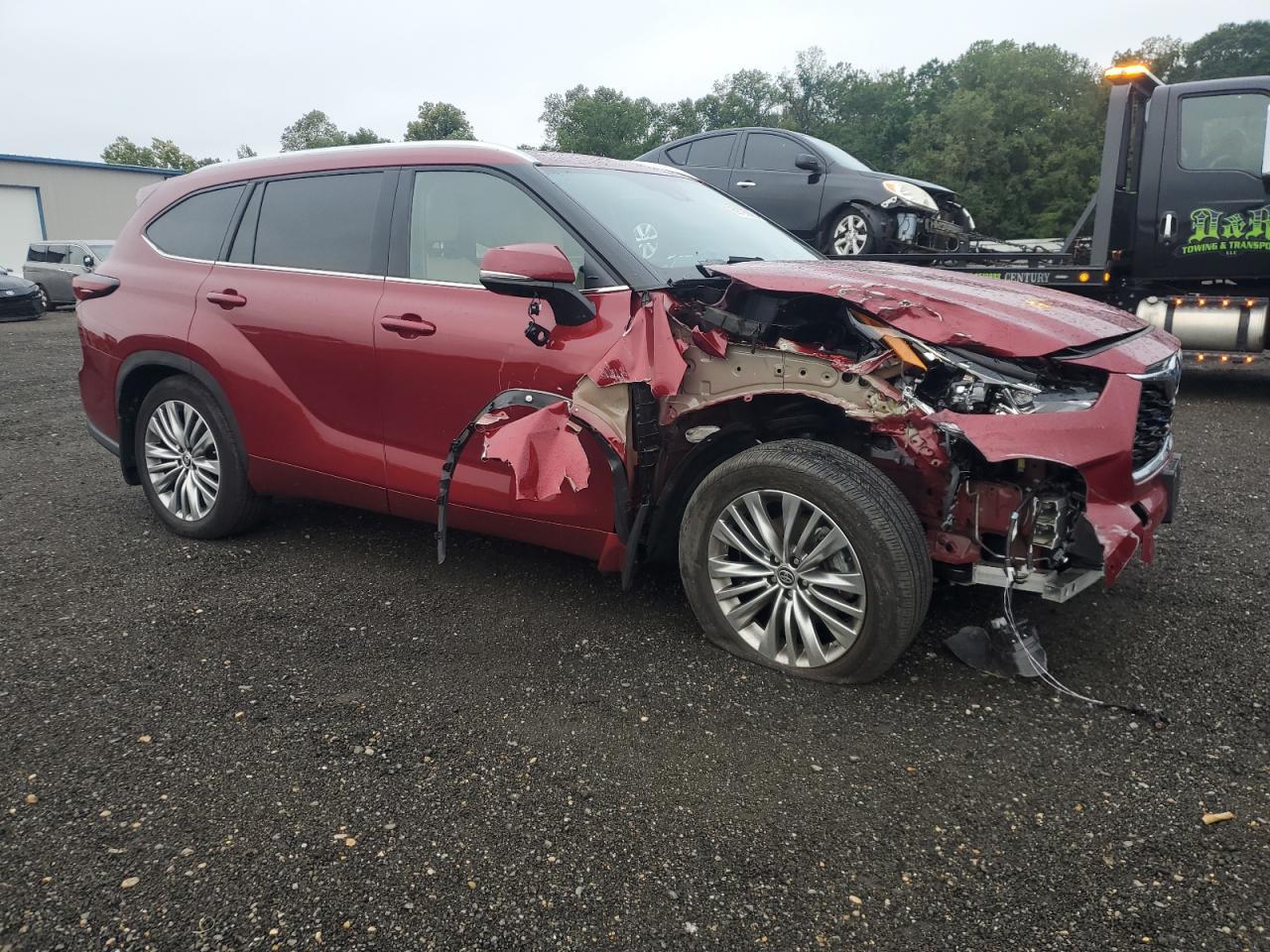 2024 Toyota Highlander Le - Image 4